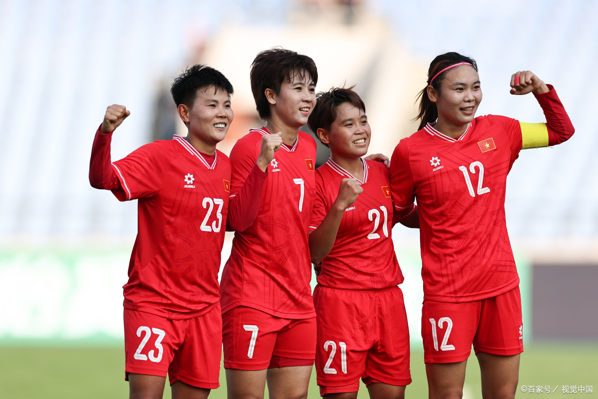 半岛体育竞技-包含女足比赛中，中国队力压群雄的词条