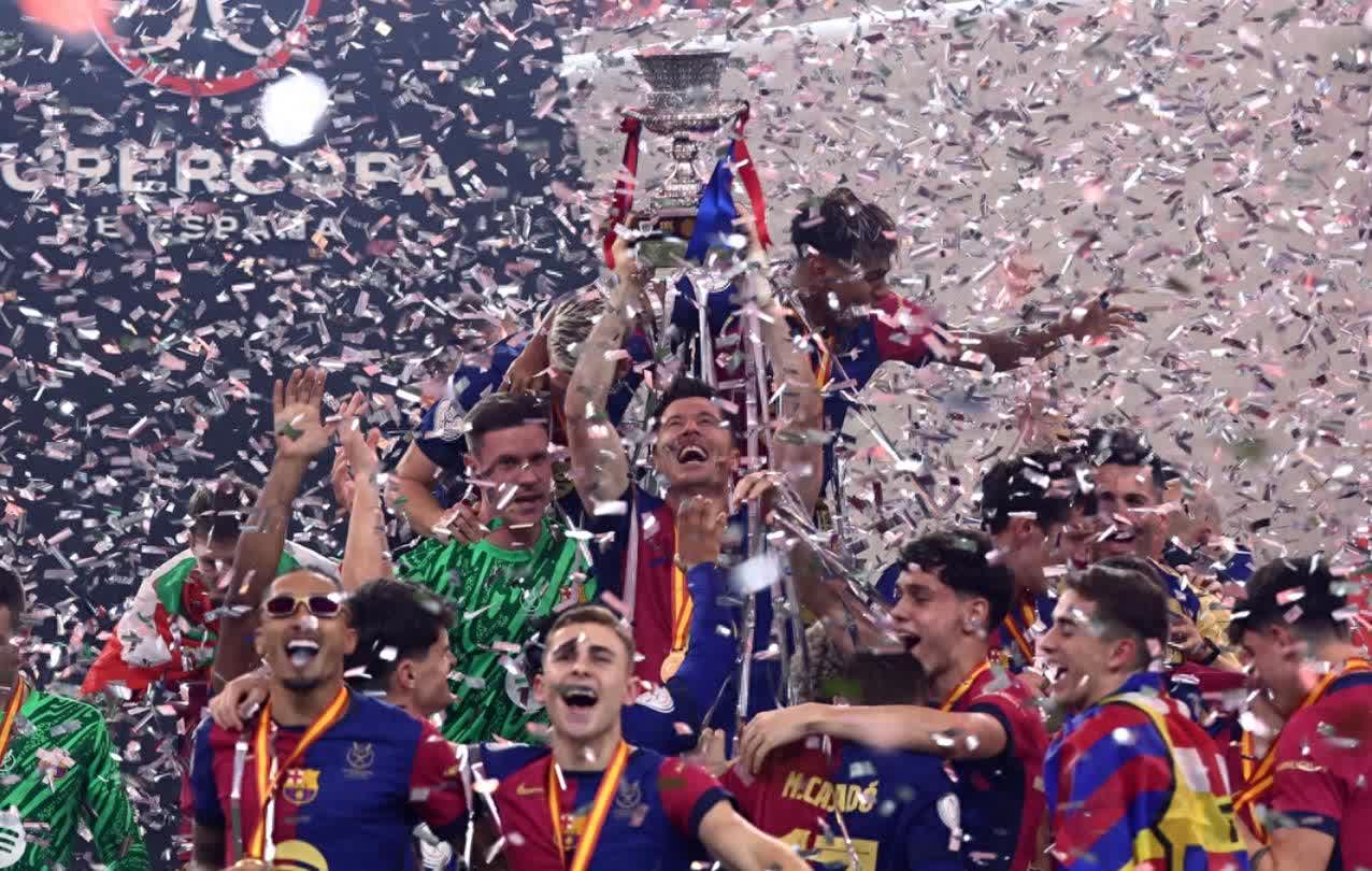 半岛体育网址-巴黎竞技夺冠在望，近期表现抢眼