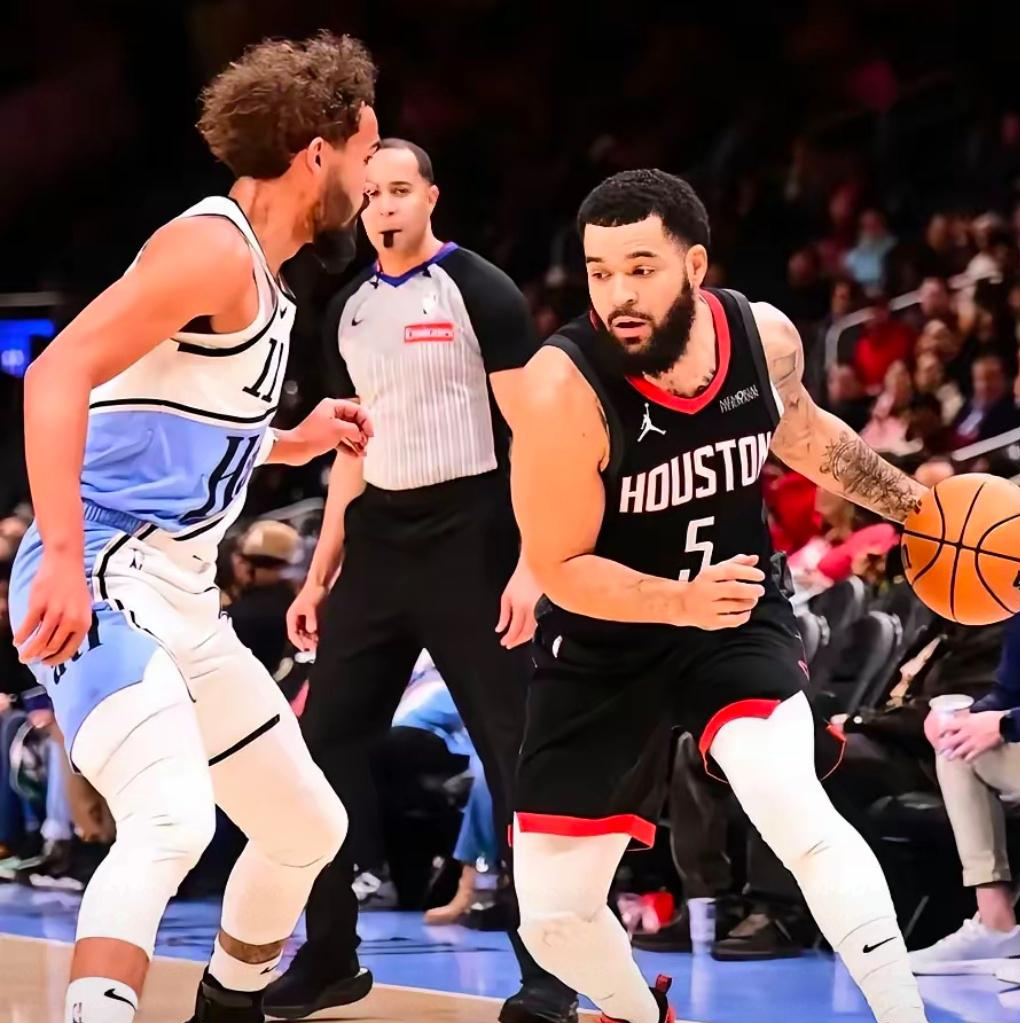 关于老鹰战胜劲敌，全队发挥默契赢得胜利的信息