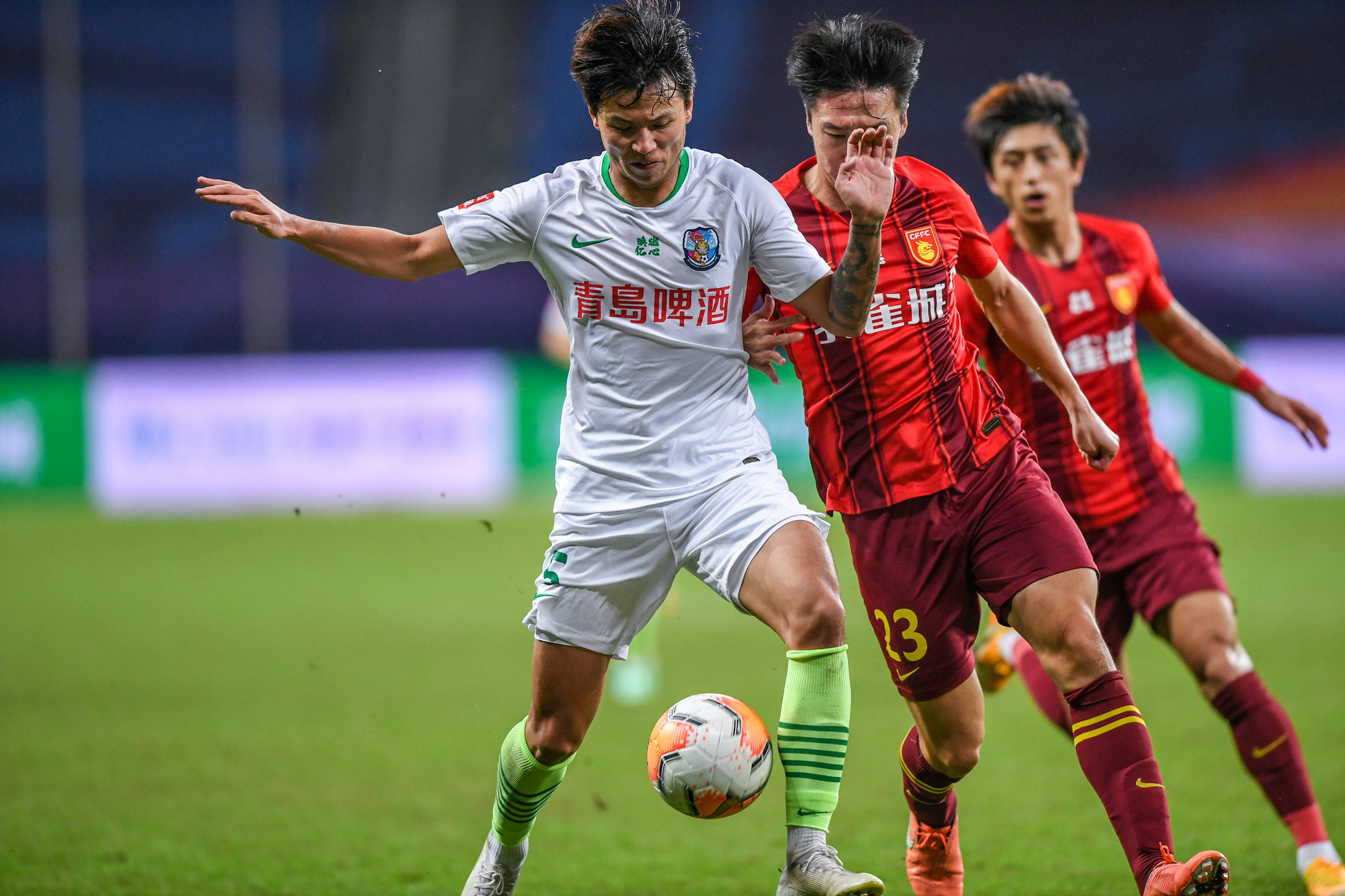 半岛体育中国官网-河北华夏幸福球员大规模伤停，备战节奏受阻