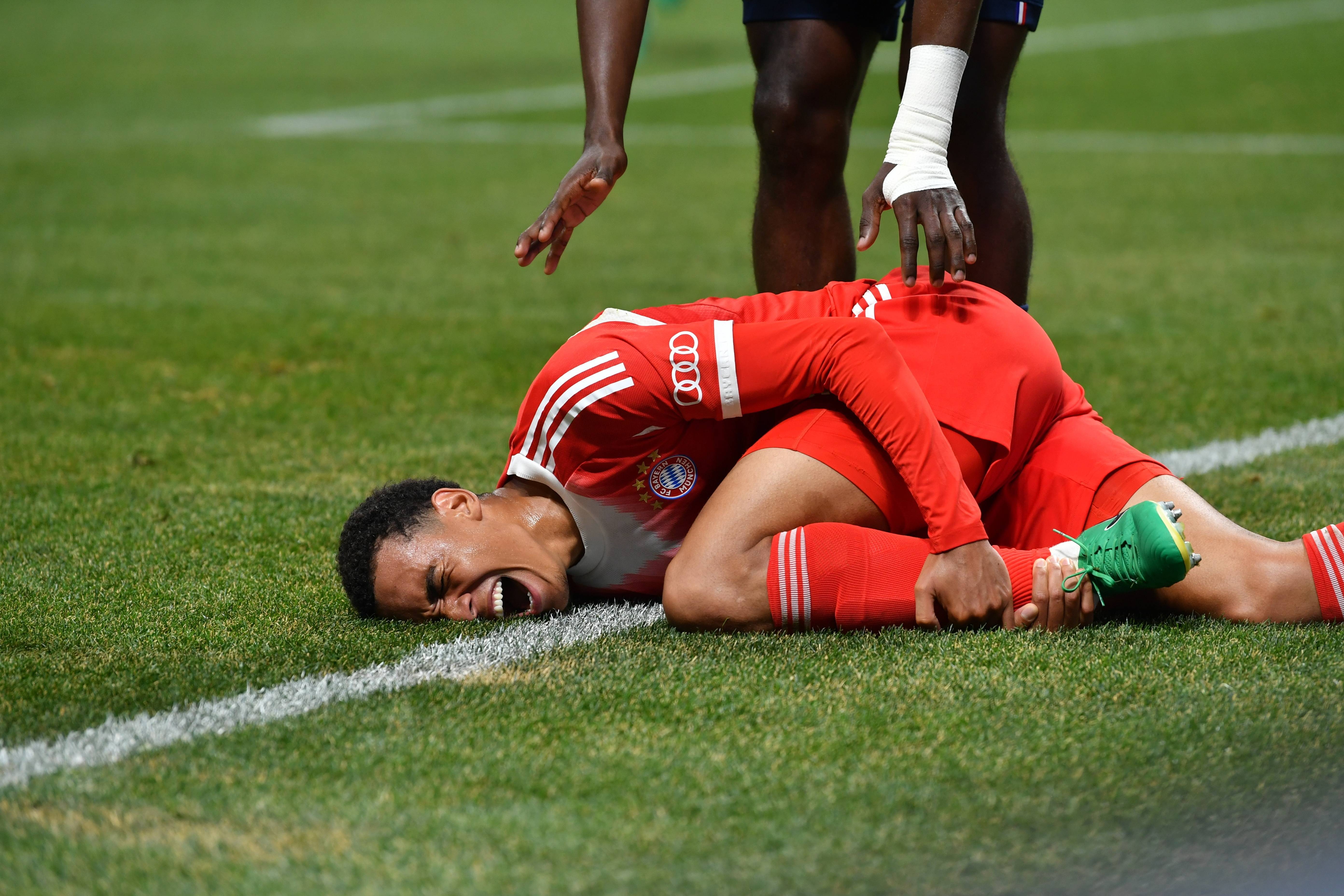 乌克兰国脚在俱乐部比赛中遭遇重伤，或将休战数月的简单介绍