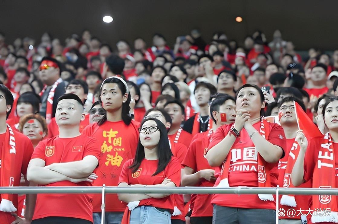 各国足球联赛持续升温，球迷热情高涨的简单介绍