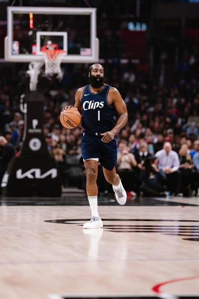 包含火箭客场击败独行侠，哈登三节分光芒万丈的词条