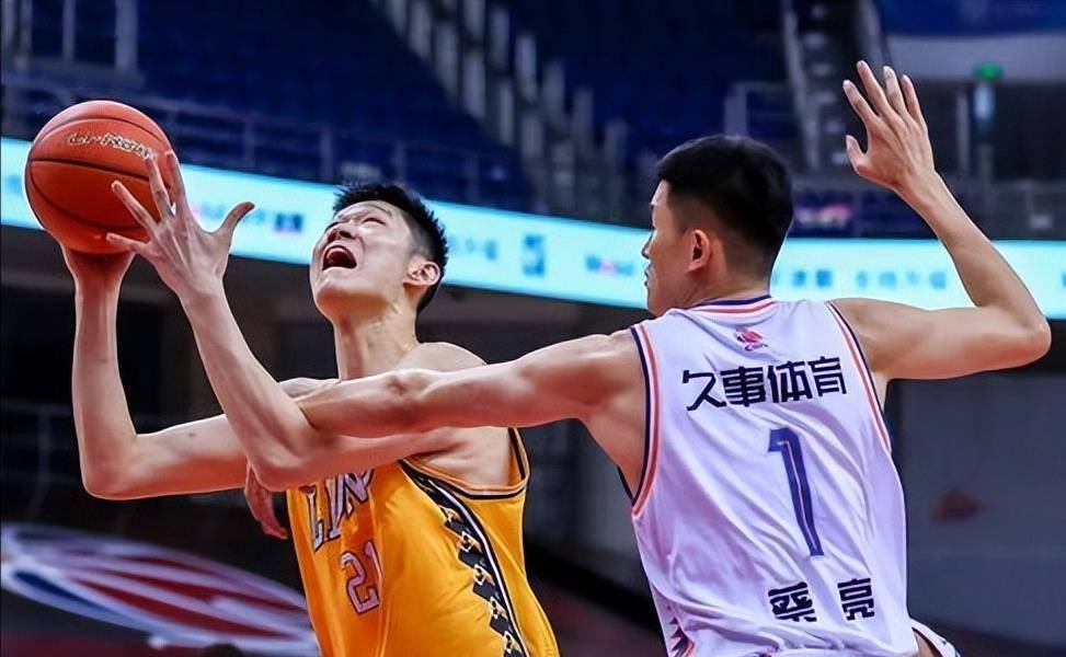 包含云南惊险逆转，打破对手防线取得胜利的词条