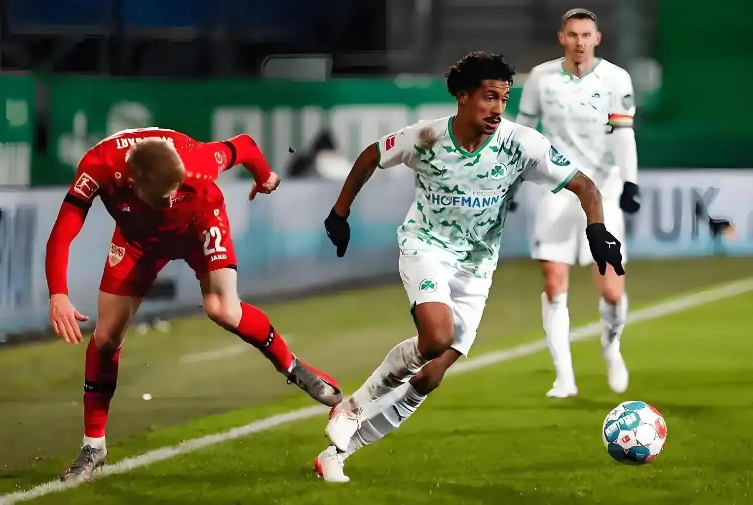 关于沙尔克球员期待在主场拿下关键胜利的信息