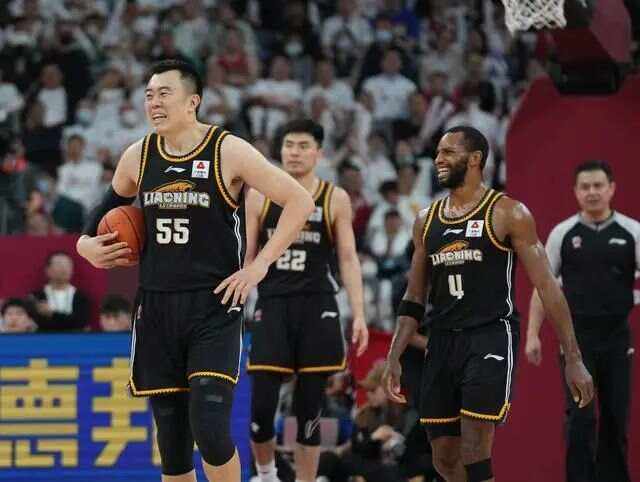 半岛体育官网-浙江稠州龙狂胜，霸气登顶中超榜