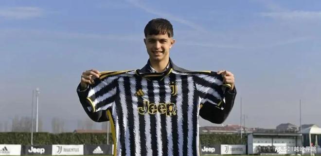 尤文图斯签下年轻天才中场，欧冠明星助力球队梦想重返巅峰的简单介绍