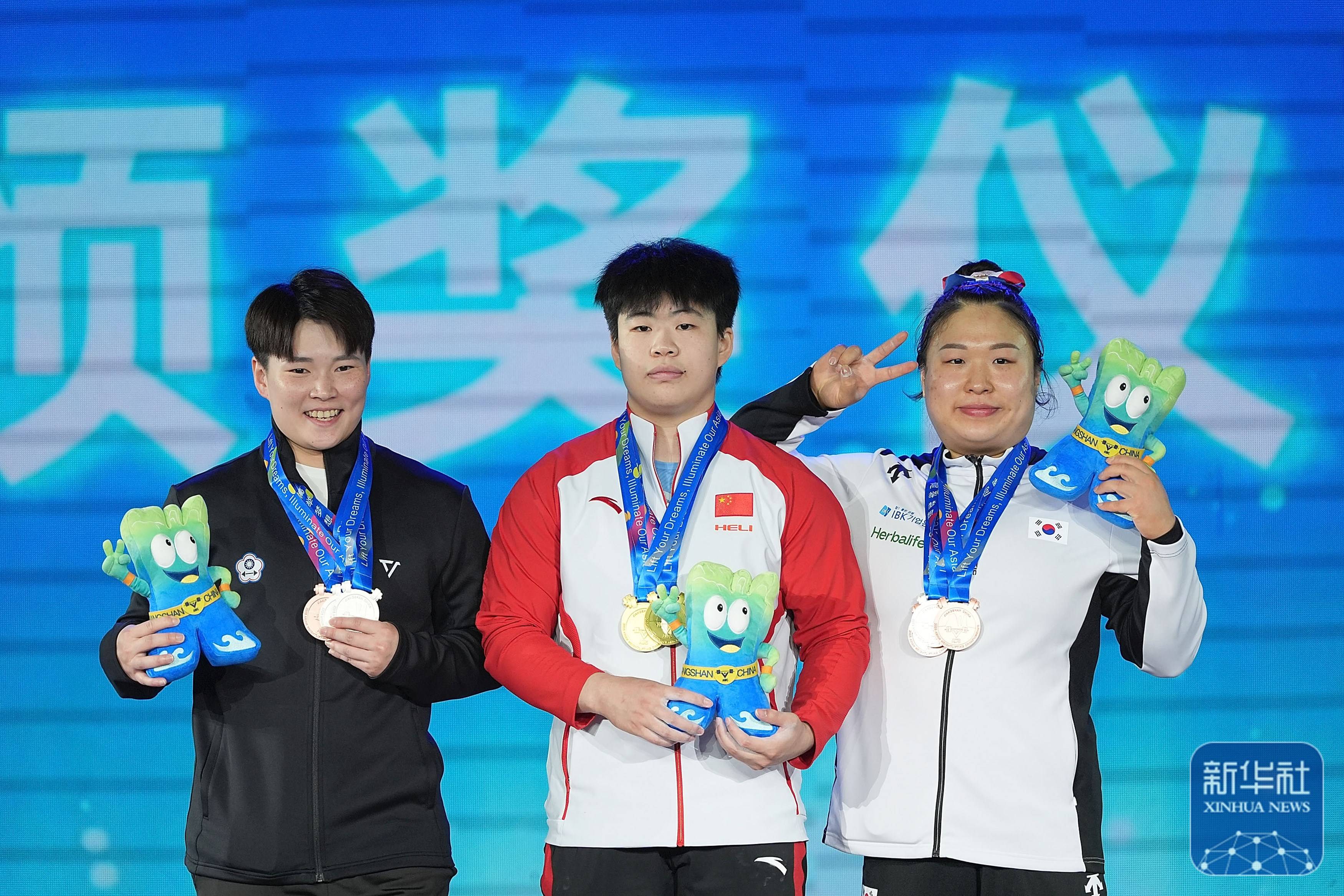 亚洲选手突破个人最佳斩获桂冠